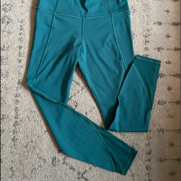 Athleta Lightning Stash Pocket tight. Size Petite Small. - Picture 5 of 11